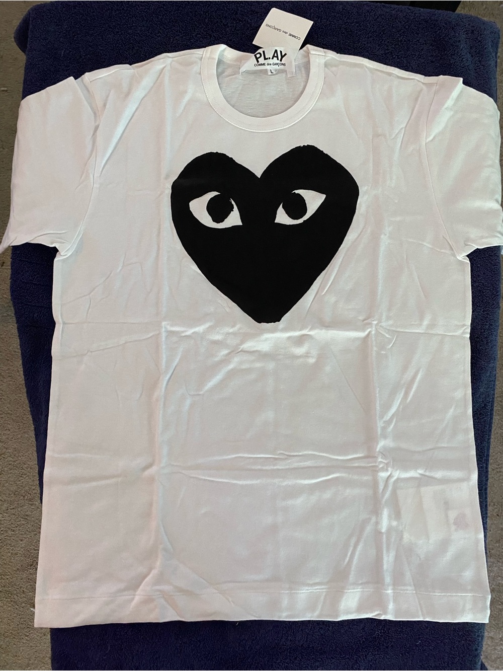 Comme des Garcons PLAY White T-Shirt with Black Heart Logo